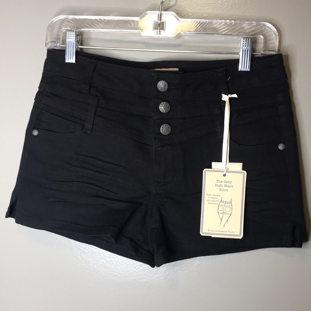 🔴 $5 sale item! NWT Blue spice Juniors high waisted shorts size 7